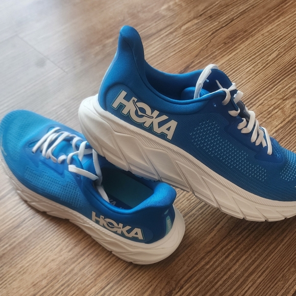 SIZE 10,5D HOKA ONE ONE MEN\'S ARAHI 7 SNEAKER